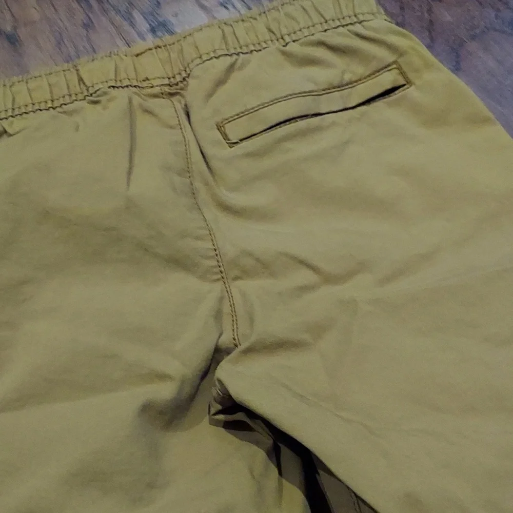 Old Navy Dark Khaki Tech Taper Pants Small 6 7